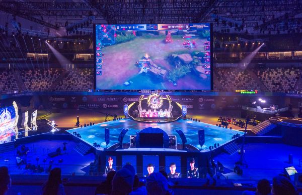 仅让皇马继 仅让皇马继