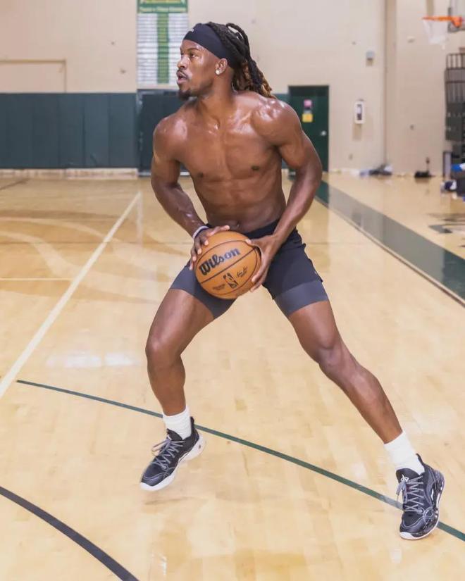 逐步吸引着 逐步吸引着